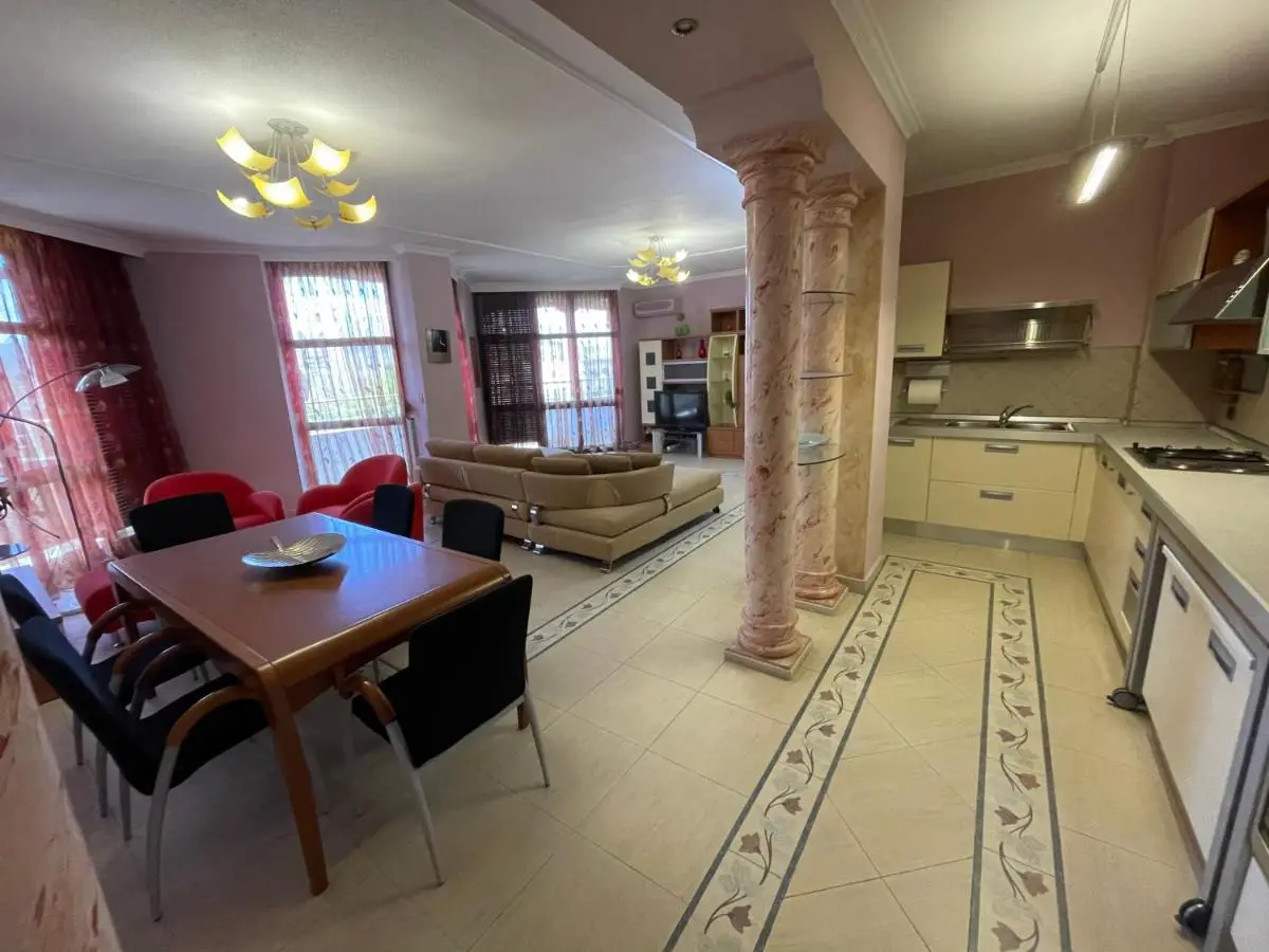 MAK Apartments