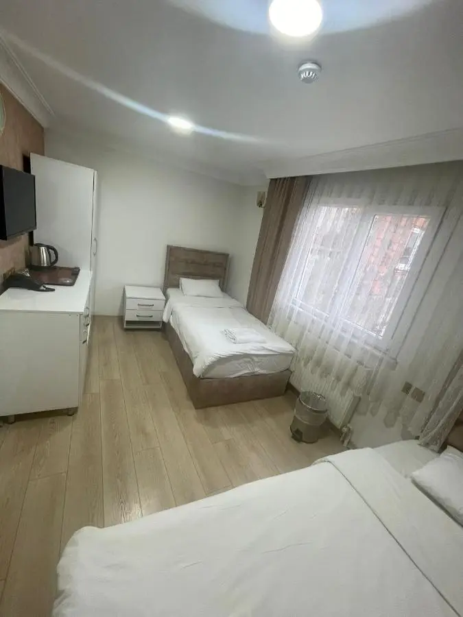AVRASYAQUEEN HOTEL