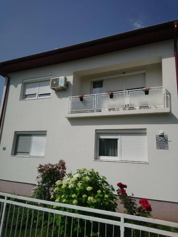 Center Una Apartment