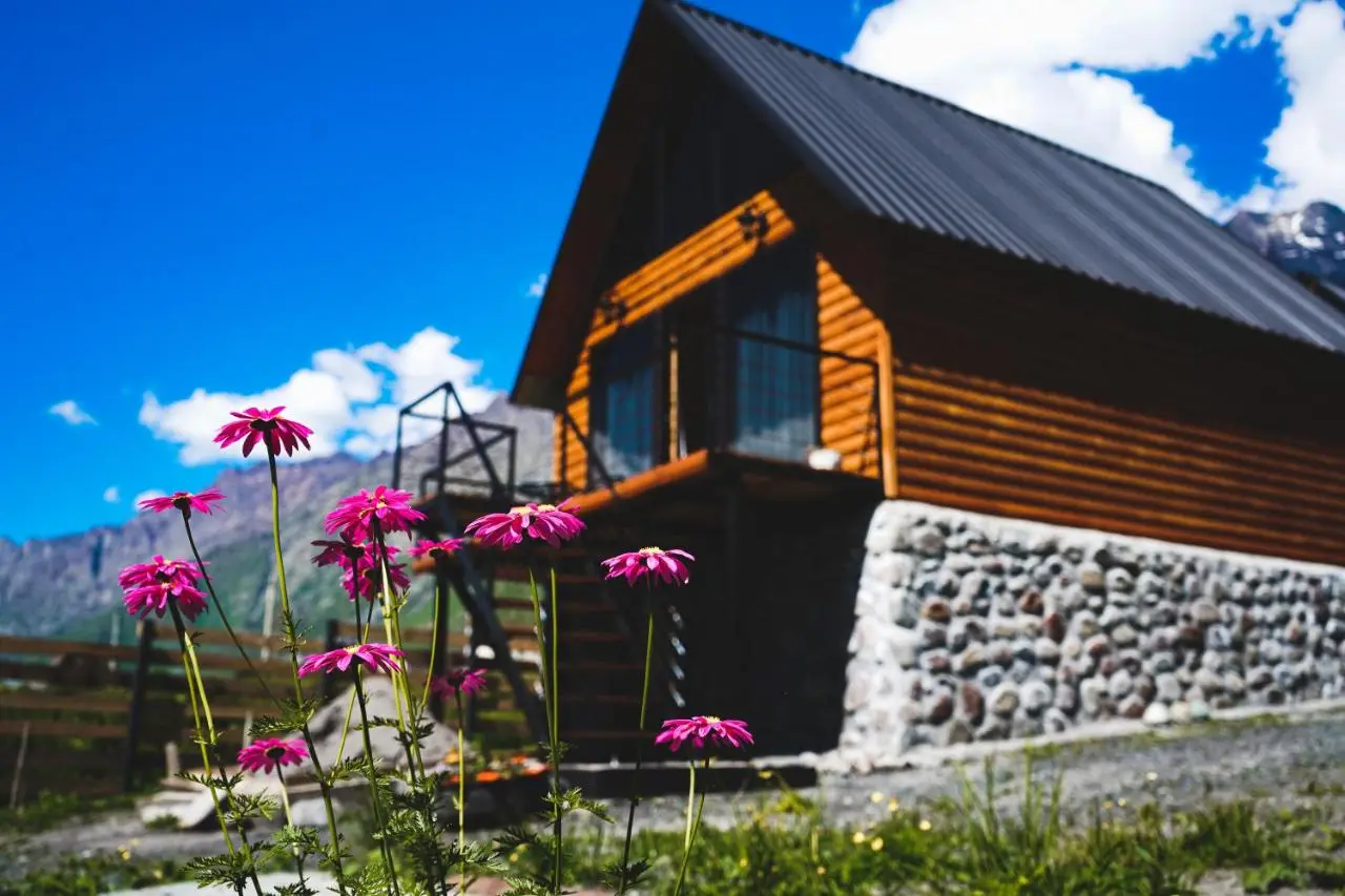 Traveler's Cottages in Kazbegi