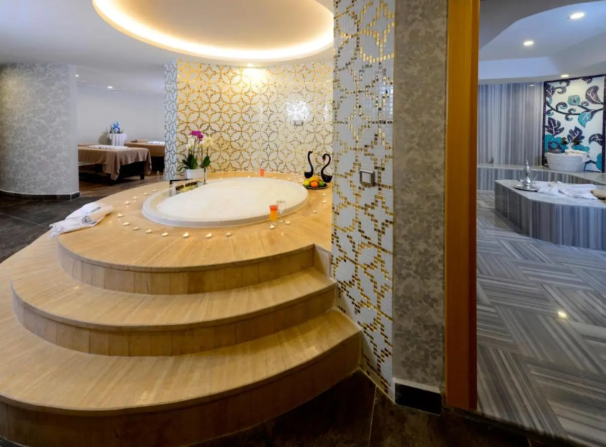 Wome Deluxe Hotel - Halal All Inclusive