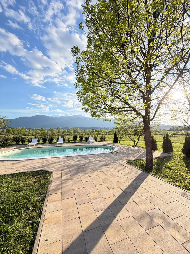 Pool House Voyage