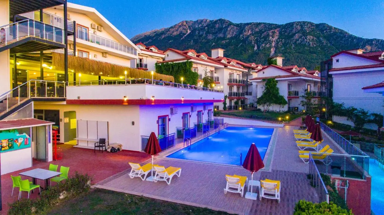 Sunshine Holiday Resort