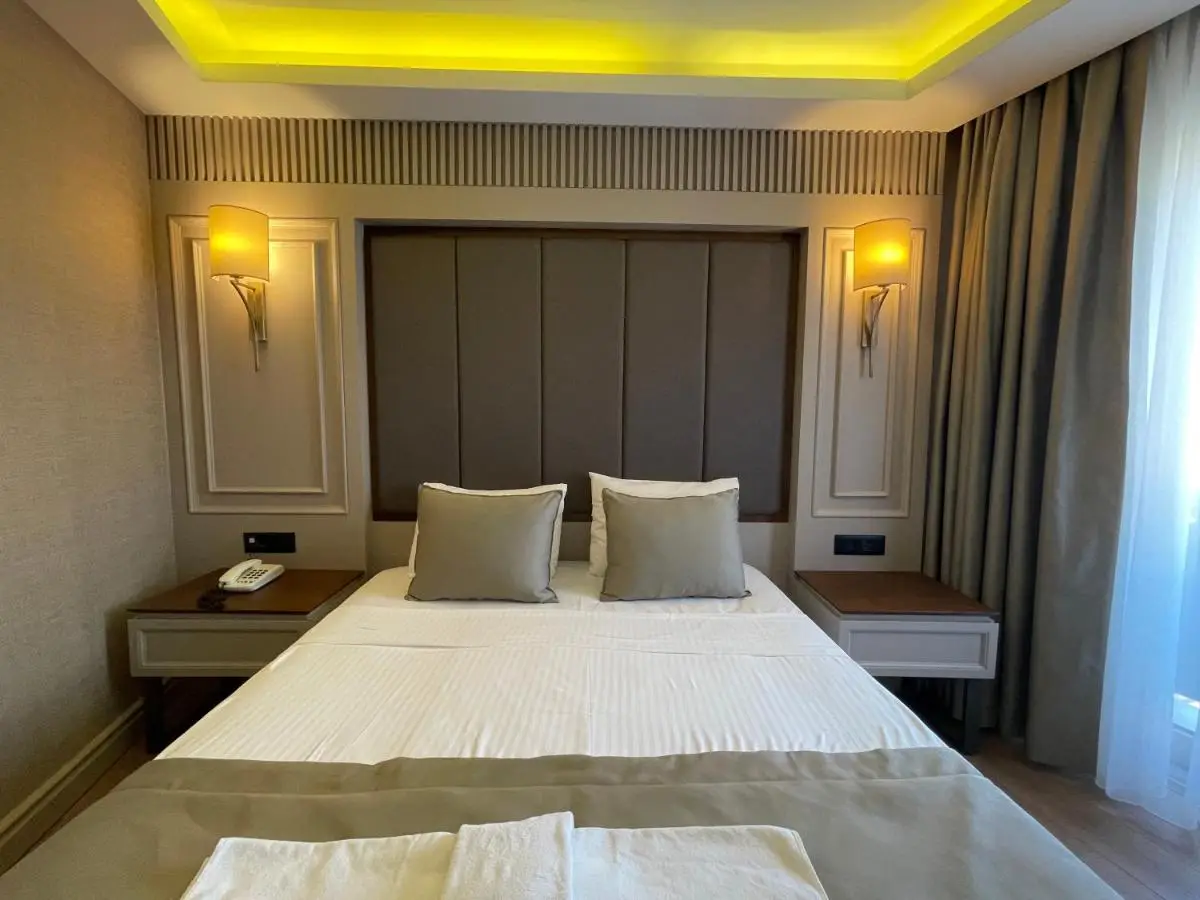Martinenz Hotel Old City