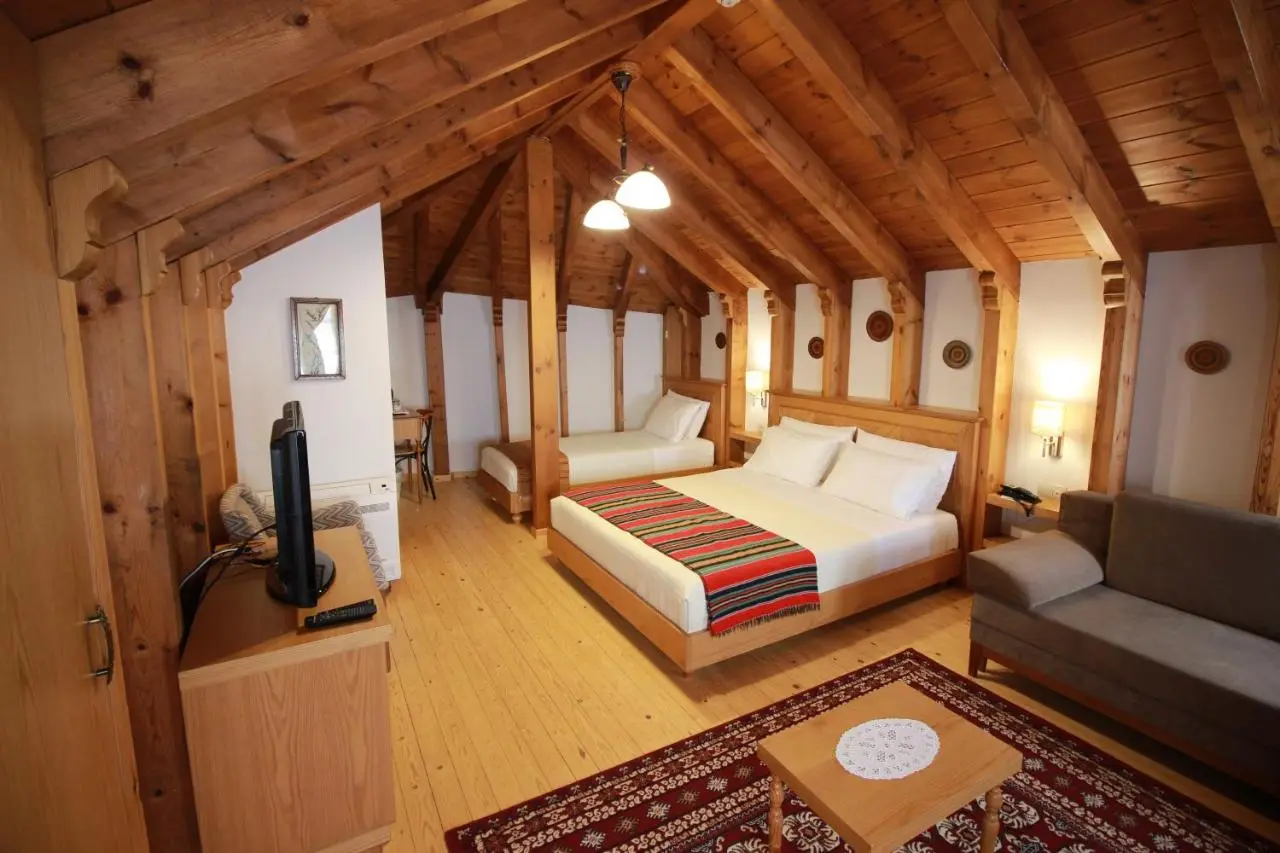 Hotel Argjiro