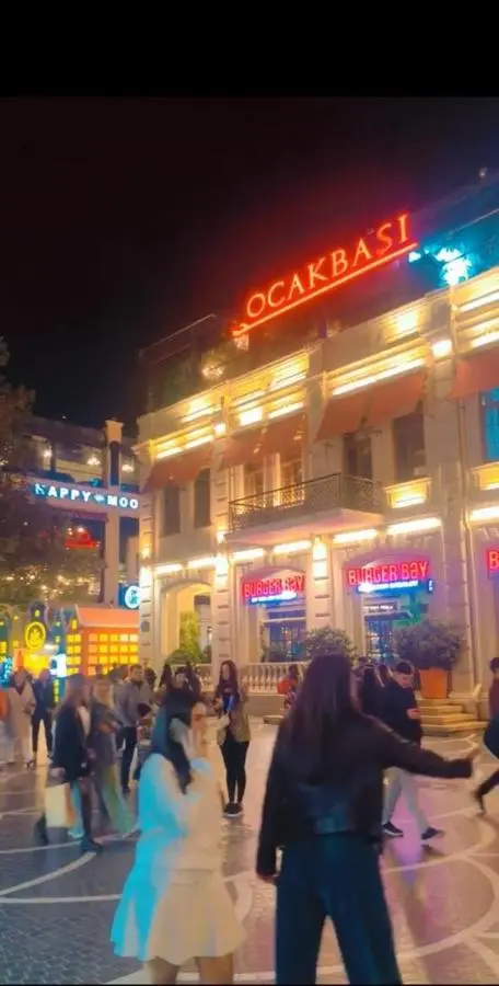 Pak Az Deluxe Hotel