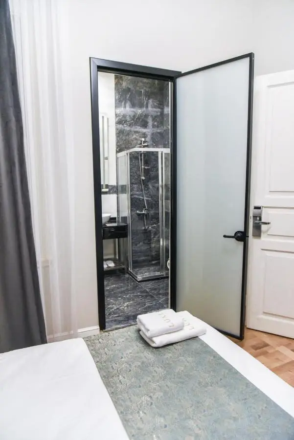 LUXIR HOTEL
