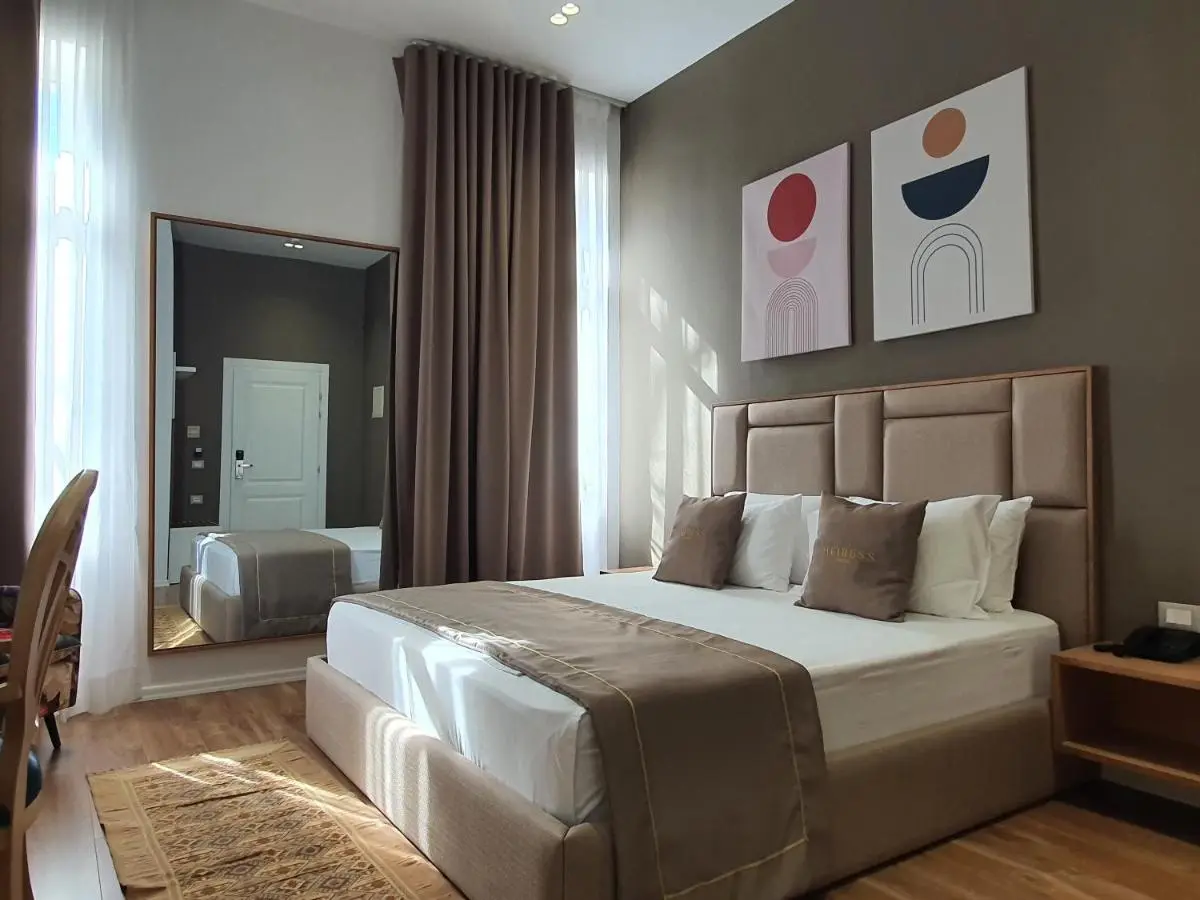HEIRESS Hotel