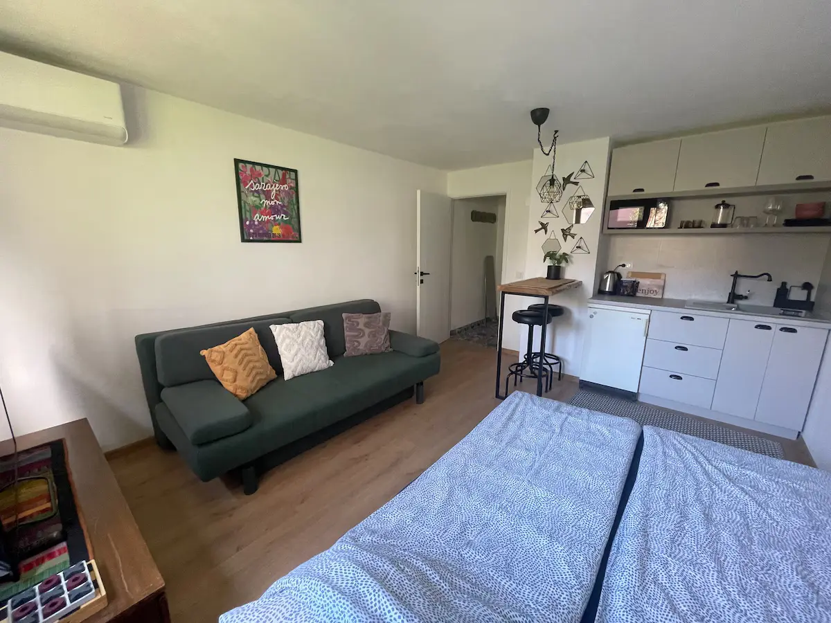 Olympic Silver Apt/ Free parking/ Garden/ Grill