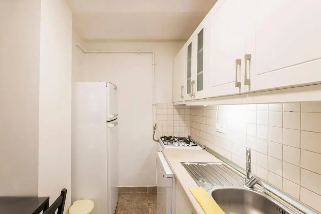 Beautiful 1 Br Apt. w/AC 400 meters Taksim Square