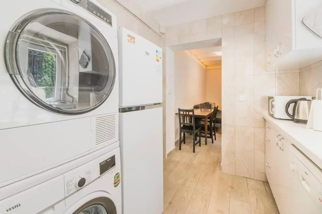 Beautiful 2BR House w/AC 400meters Taksim Square