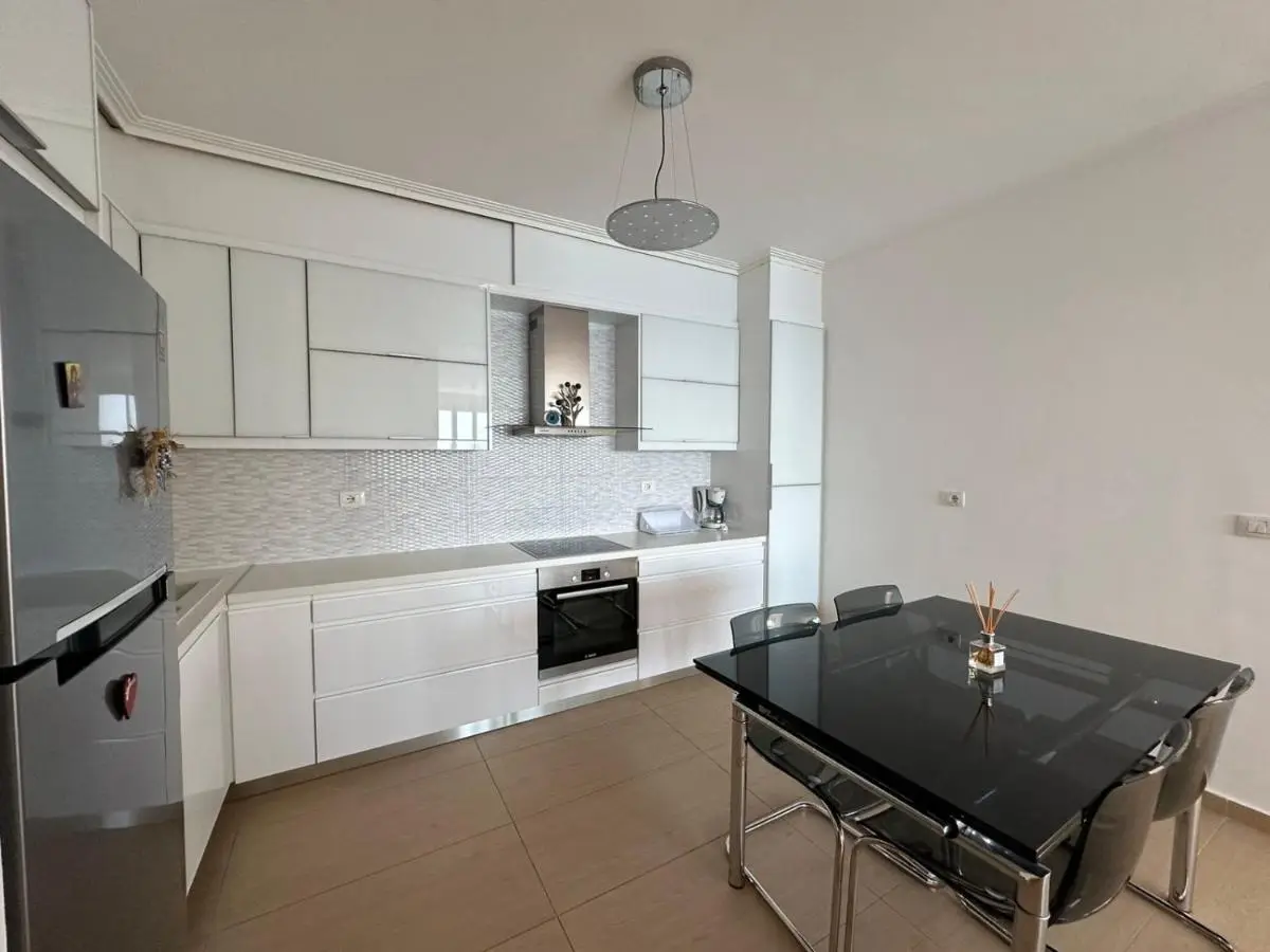 K&T Infinity View Seaside Apartment