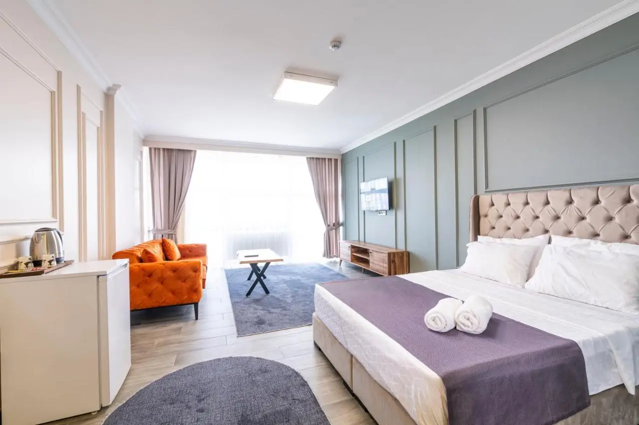 The Royal Luxury Hotel