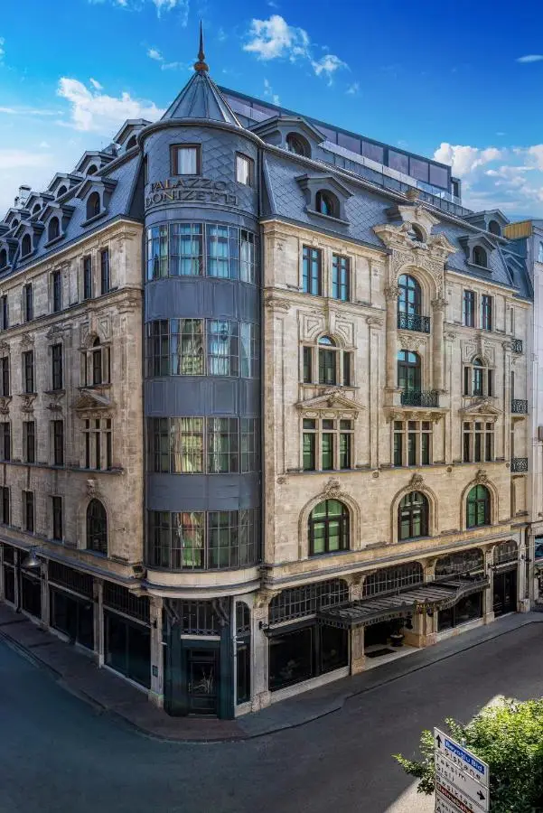 Palazzo Donizetti Istanbul, Tapestry Collection by Hilton