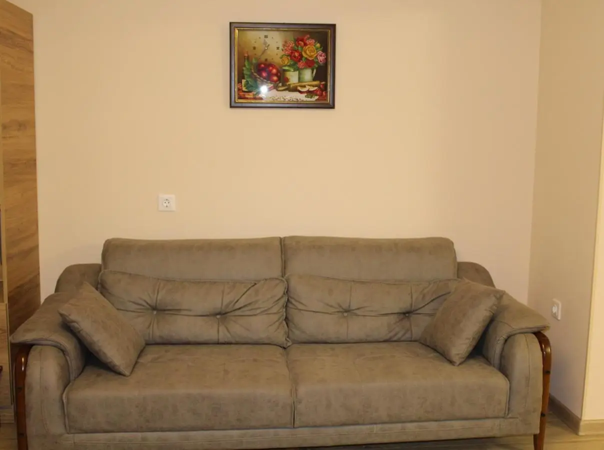APARTMENT #27