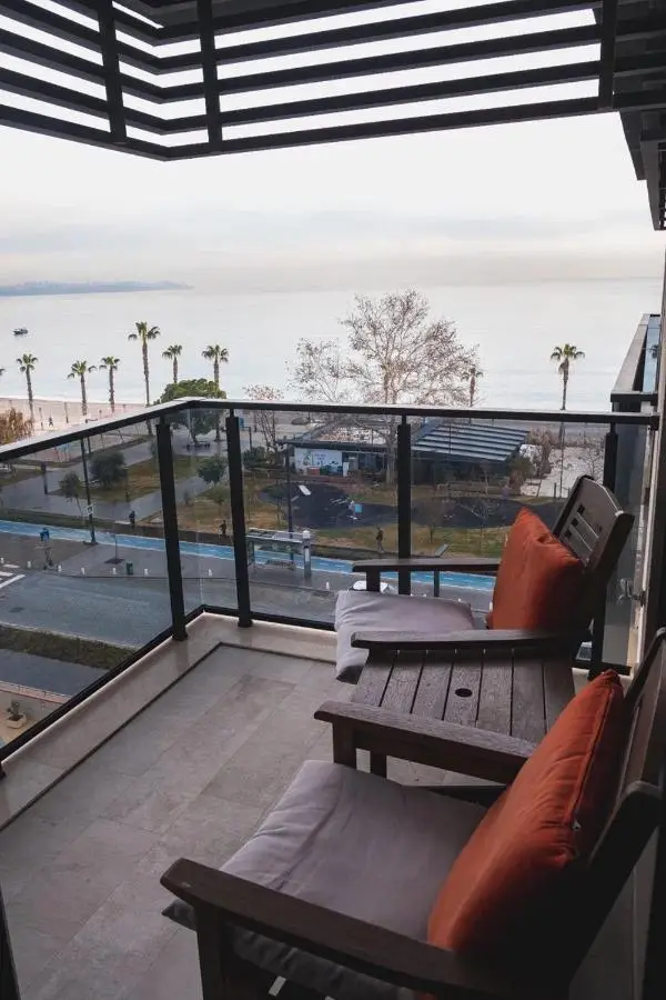ONLY ONE Suites & Residences