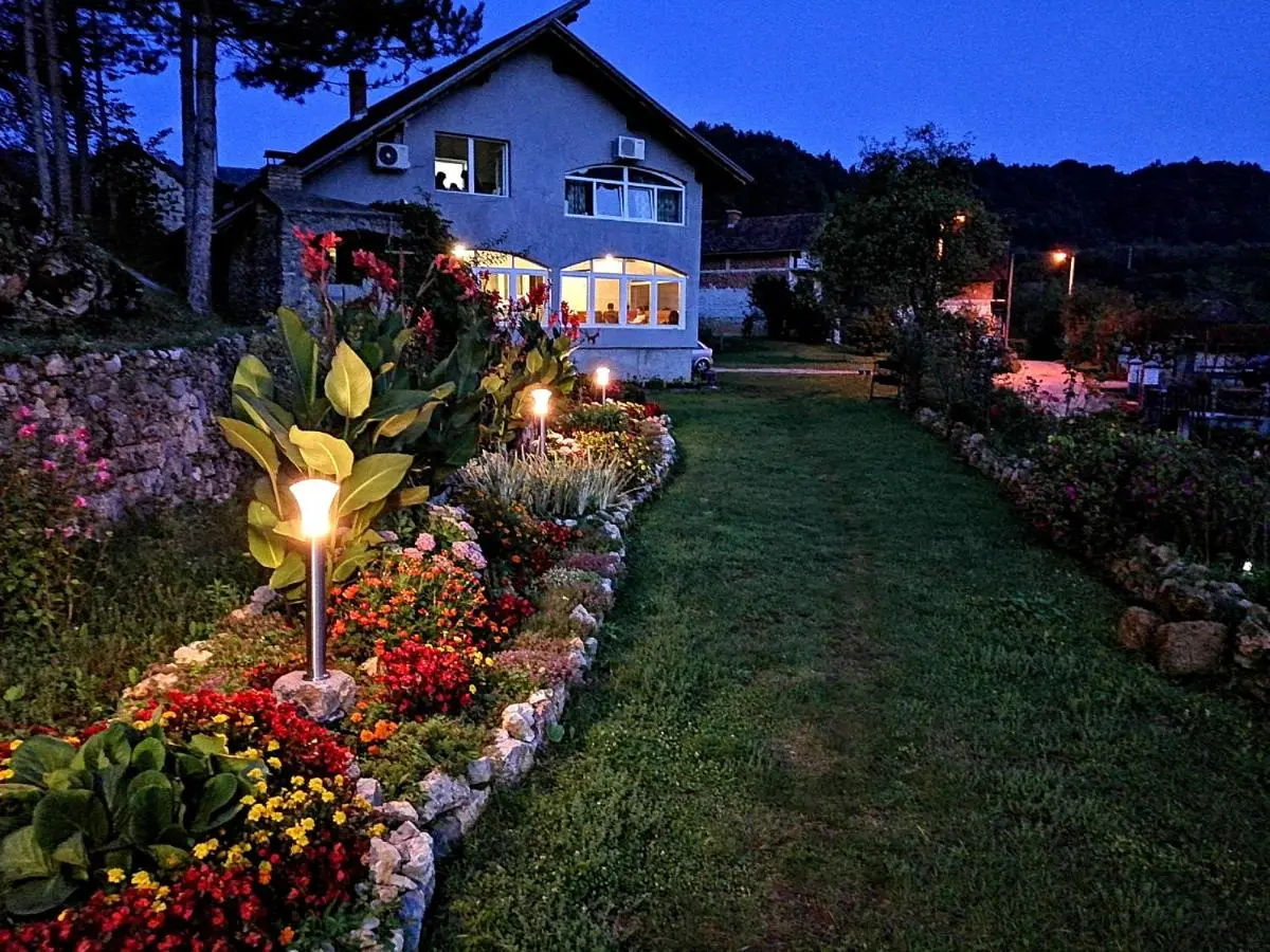 Unaqua Apartments