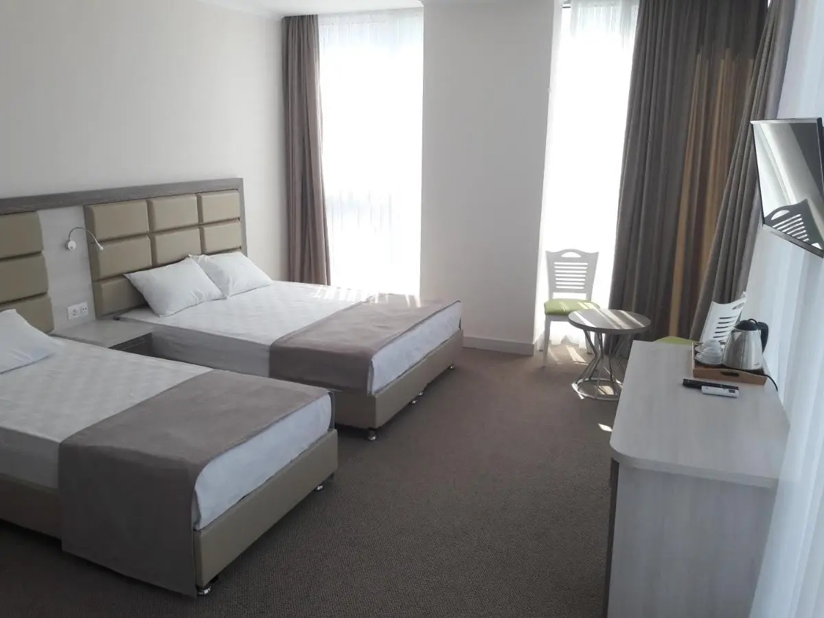 Hotel Green Glass