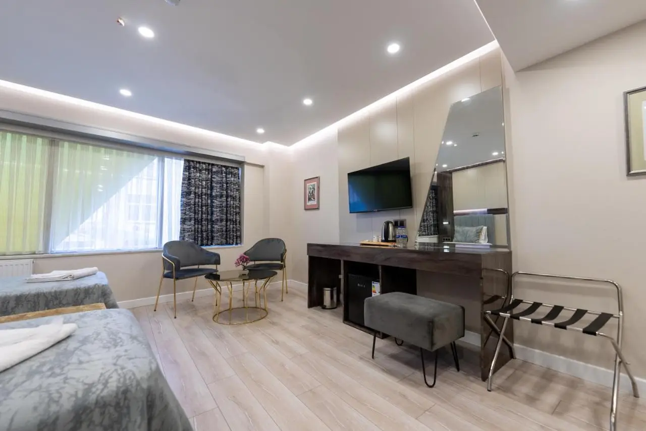 Meros Hotel