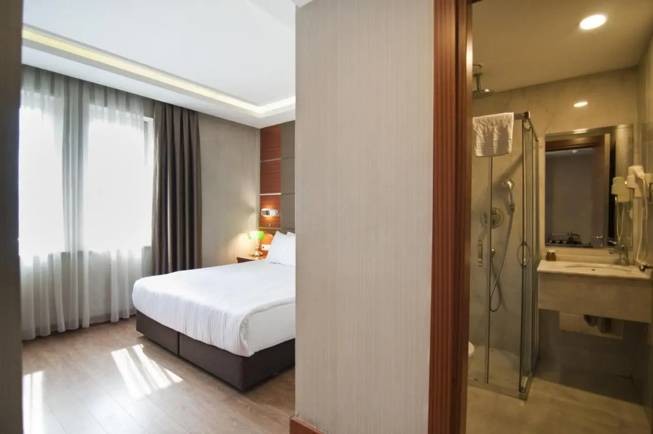 Glorious Hotel