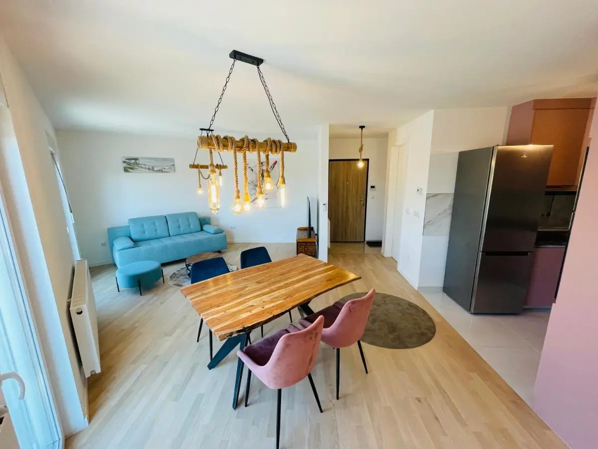 Apartment 7
