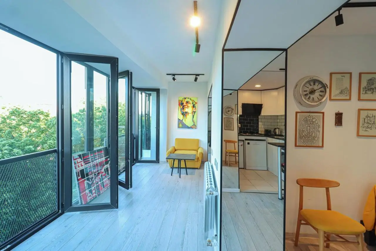 Bright 1BR with Sameba view Avlabari - by Wehost