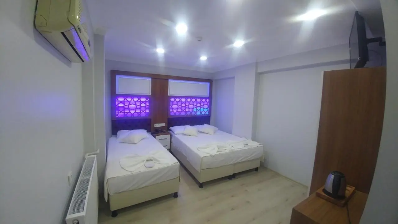 Grand Liza Hotel