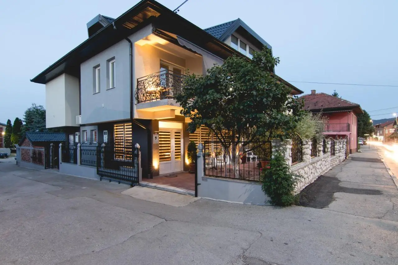 APARTMENTS VRANAS