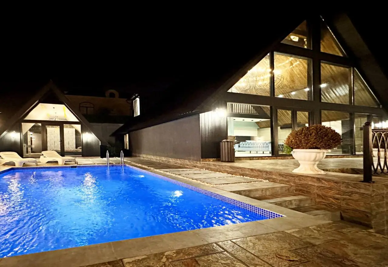 Black A-Frame Luxury Chalet & Pool