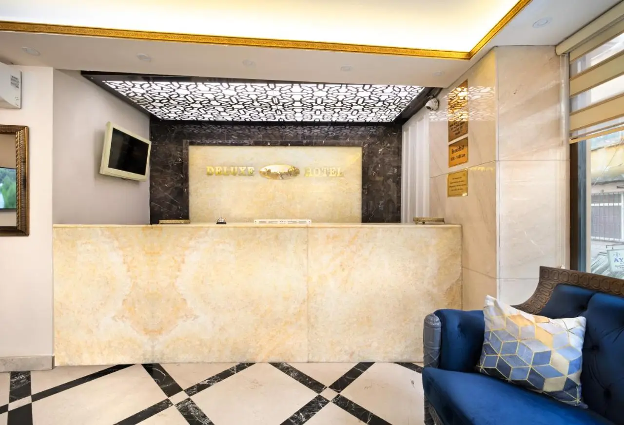 Deluxe Newport Hotel - Old City