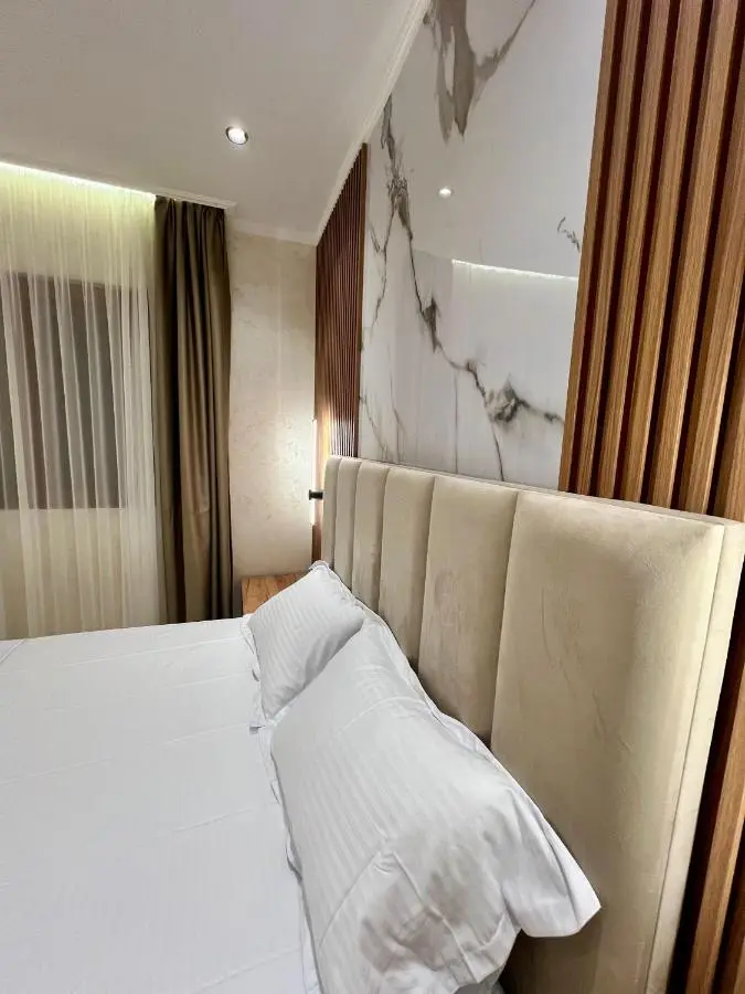 Kamberi Hotel & Apartments