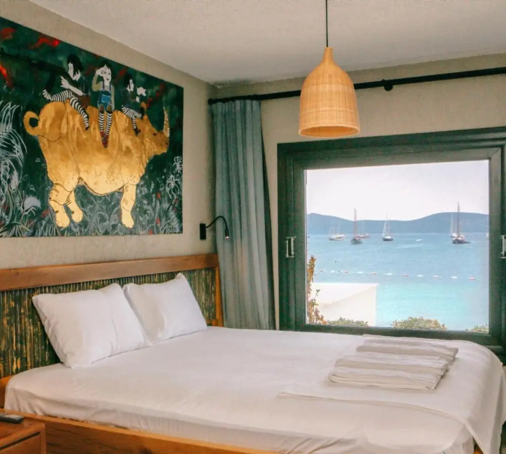 Surfer Caravan Gastro Pub Suites- Adults Only