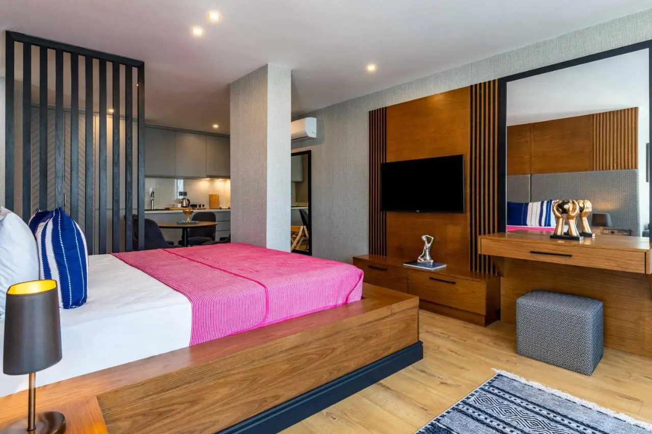 SALA SUITES