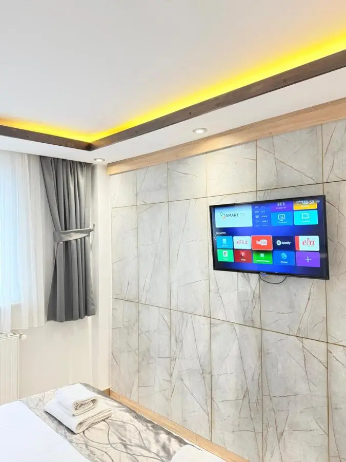The Blue Mansion Modern Rooms