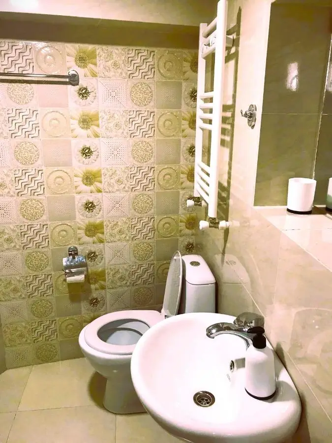Apartment 19