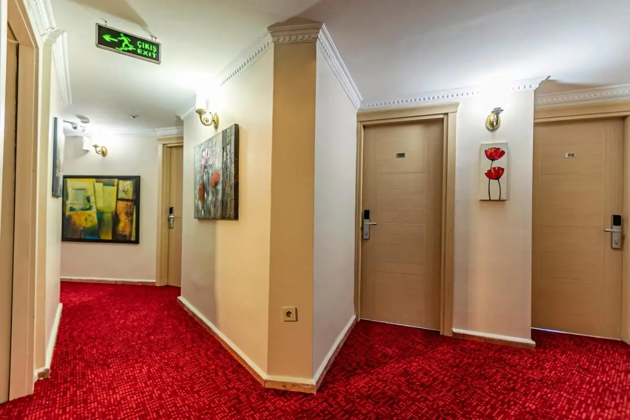 Elasophia Hotel
