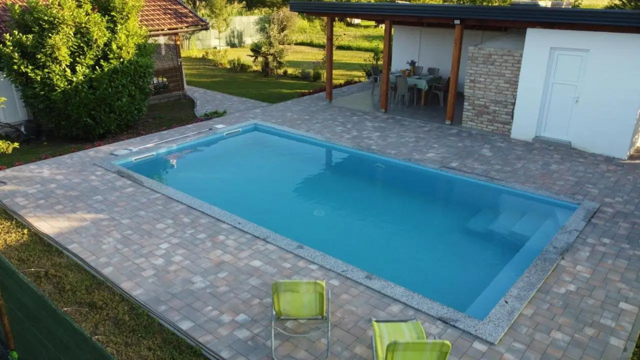 Crystal pool