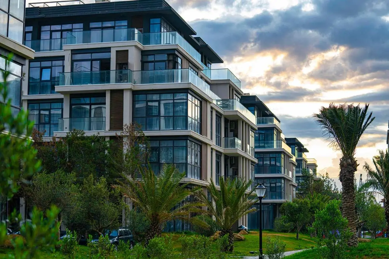 Sea Breeze Polo Residence