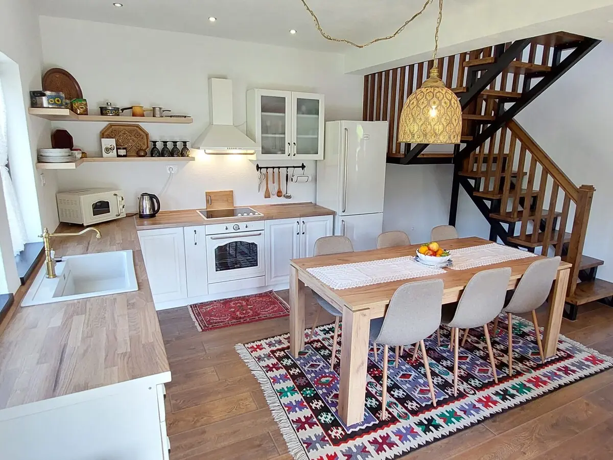 Bosnian house Emina