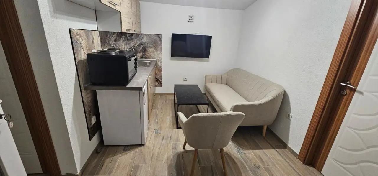 Green Oasis Apartment