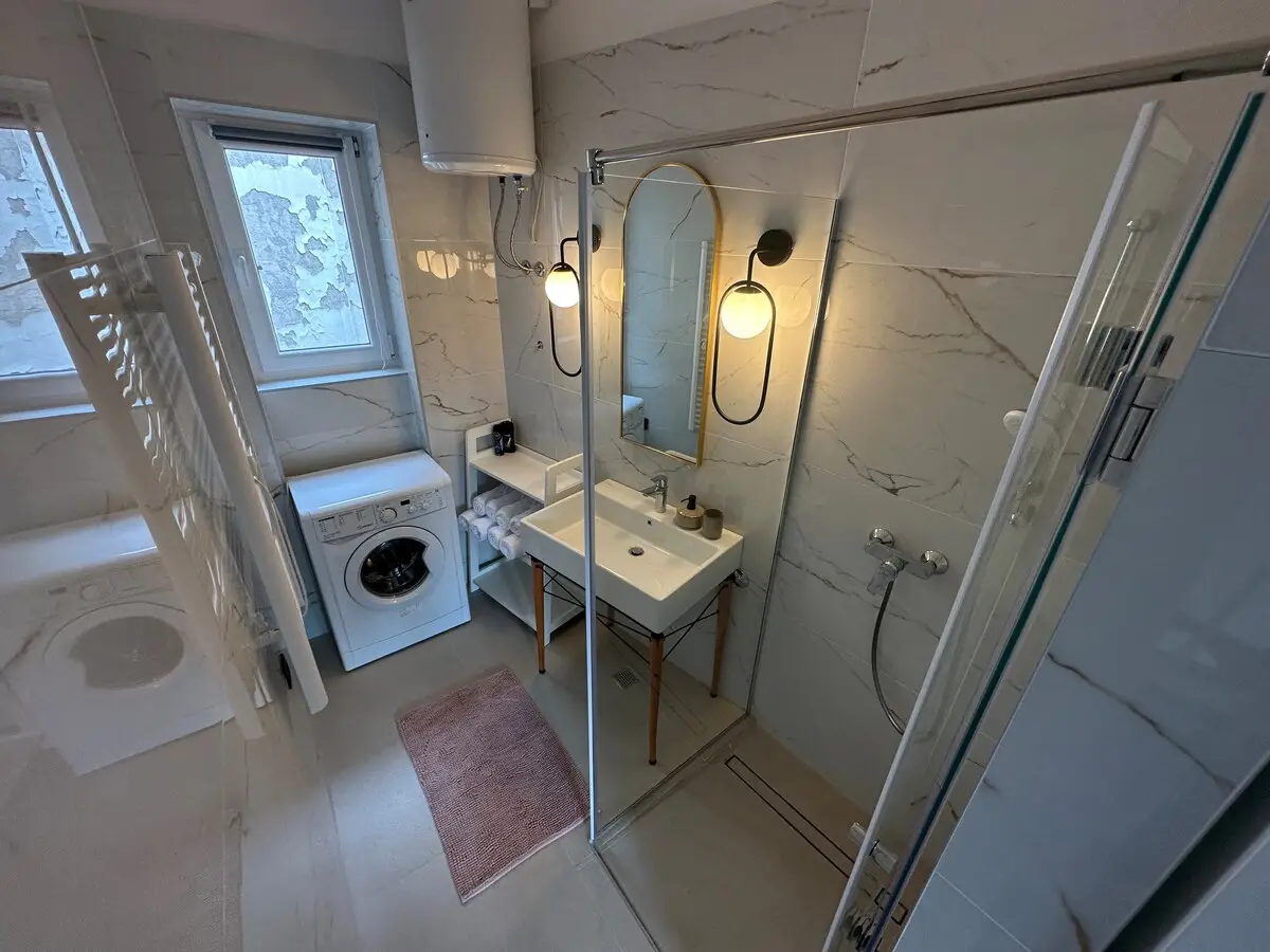 Stylish Prime Location Apartment