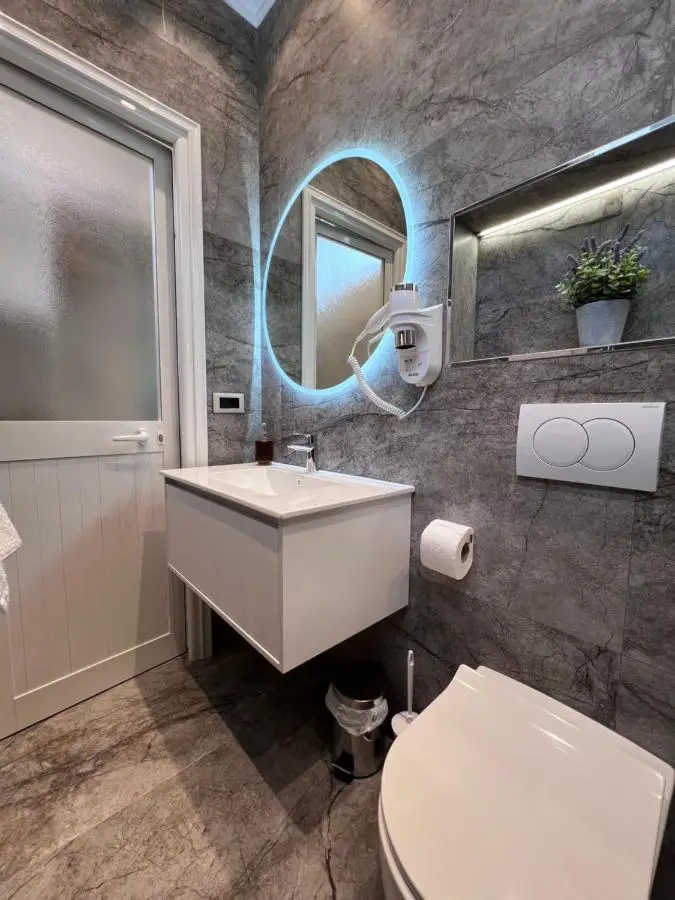 White Star Villa - Studio Apartments with Parking