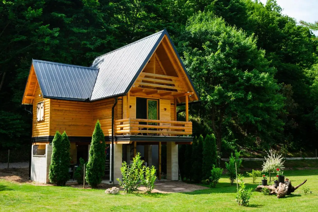 Riverside Cabin Pisak