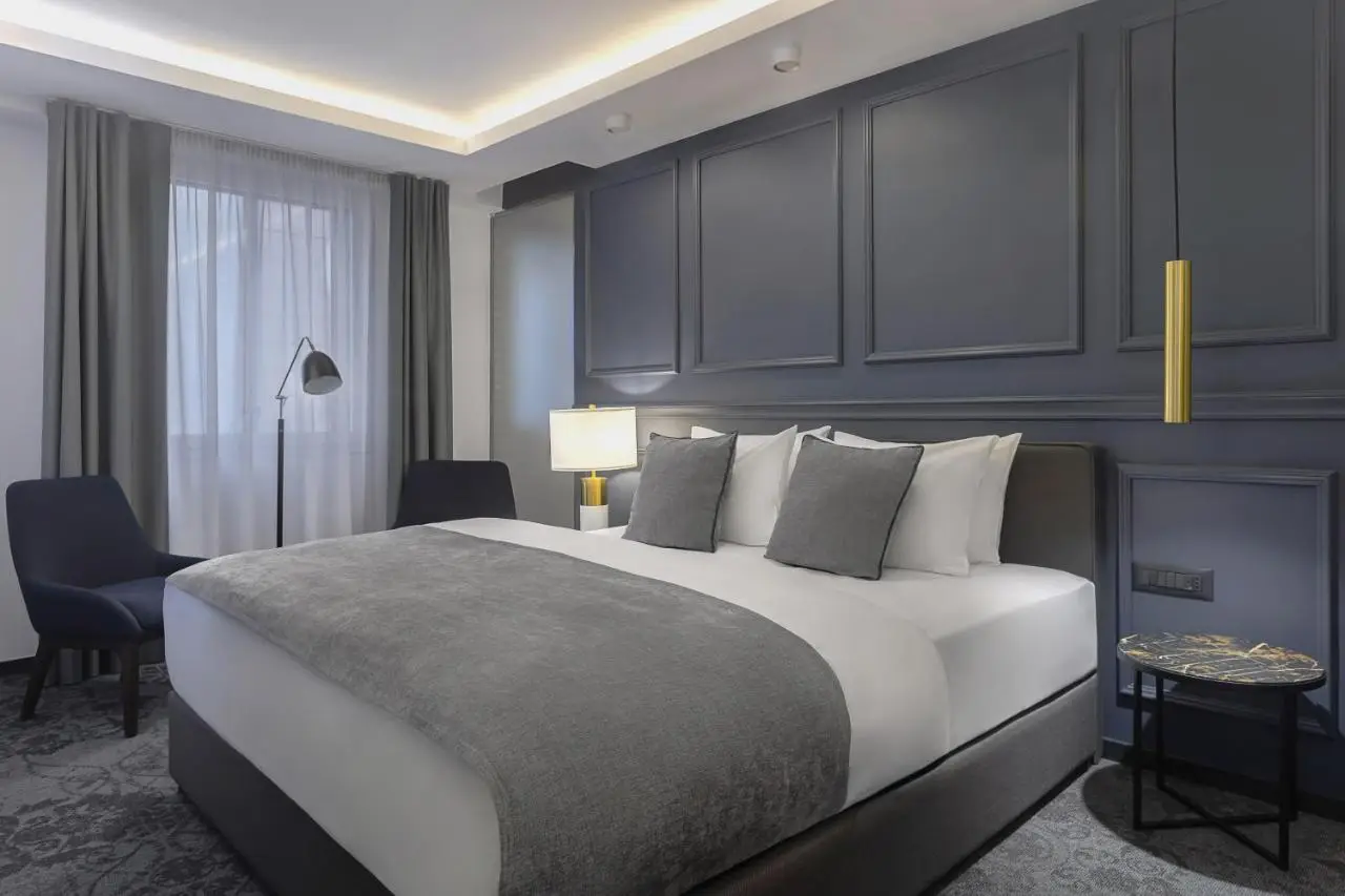 Apeiro City Avant-garde Hotel