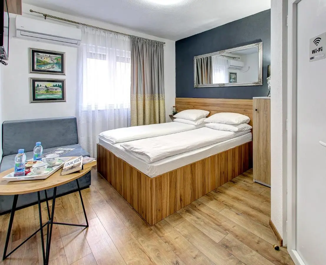 Guesthouse Check In - Apartments & Rooms