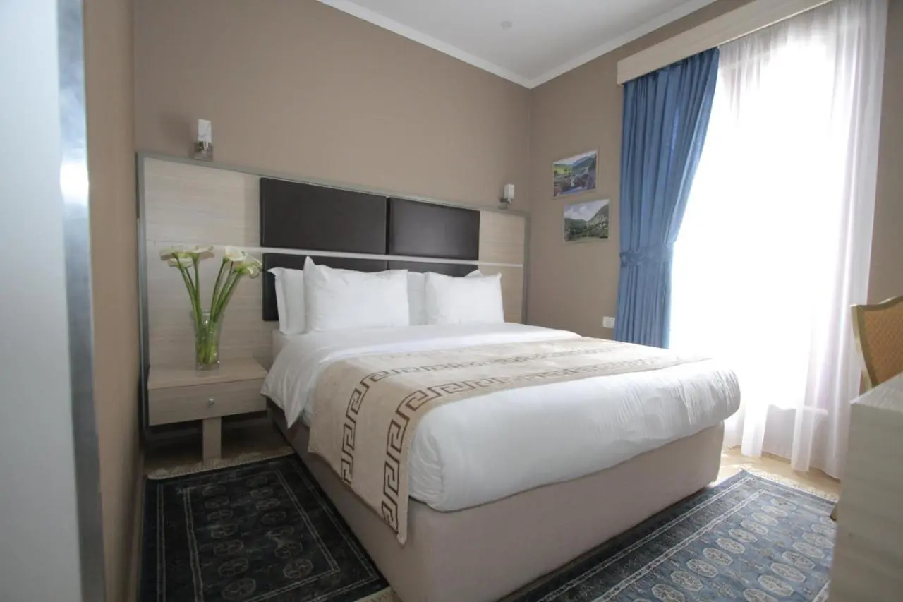 Capital Tirana Hotel Bruçi
