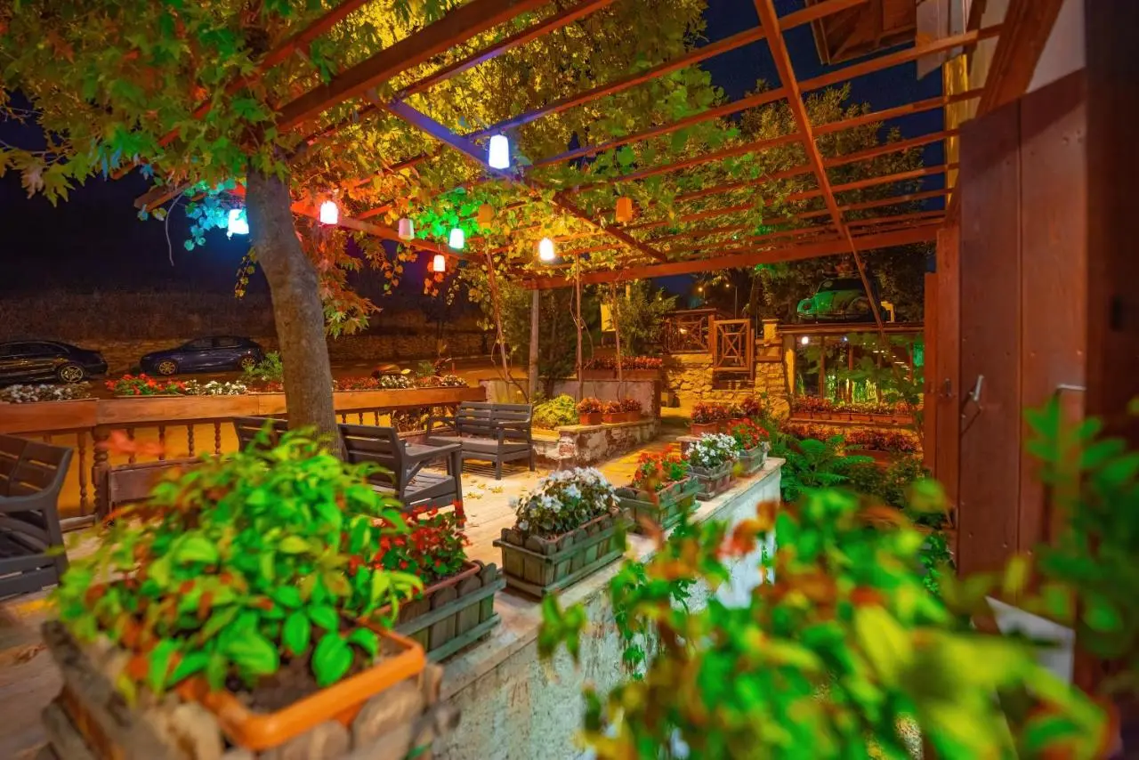 Cesmeli Konak Garden