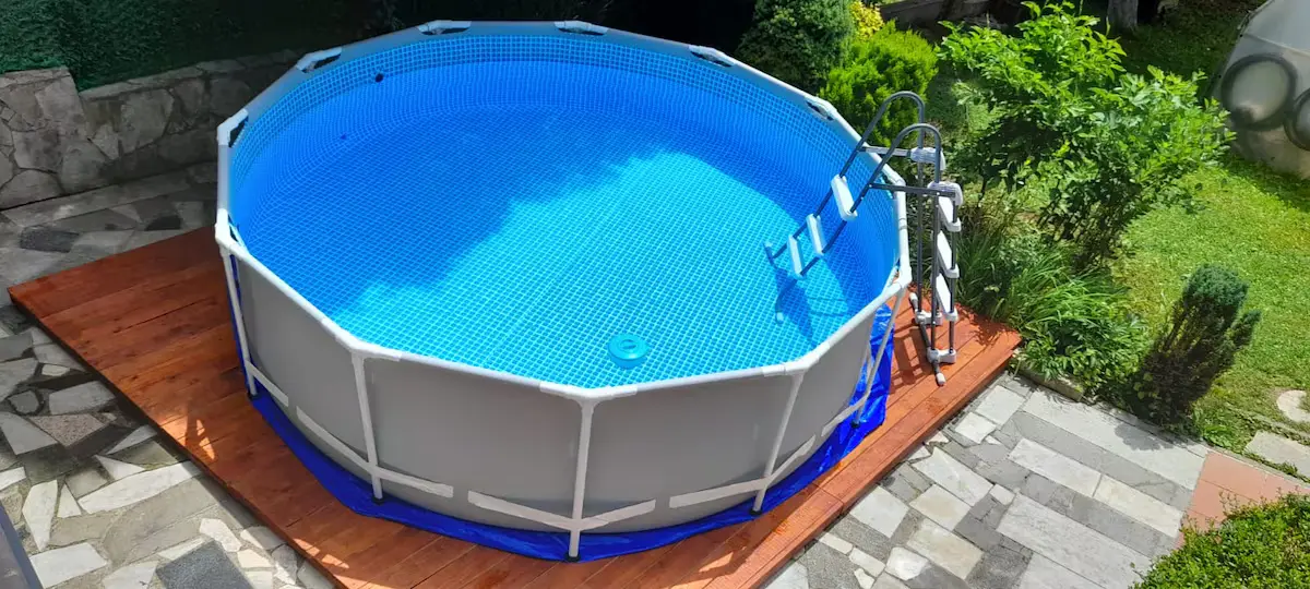 6BDR Holiday Nest - Green Aris