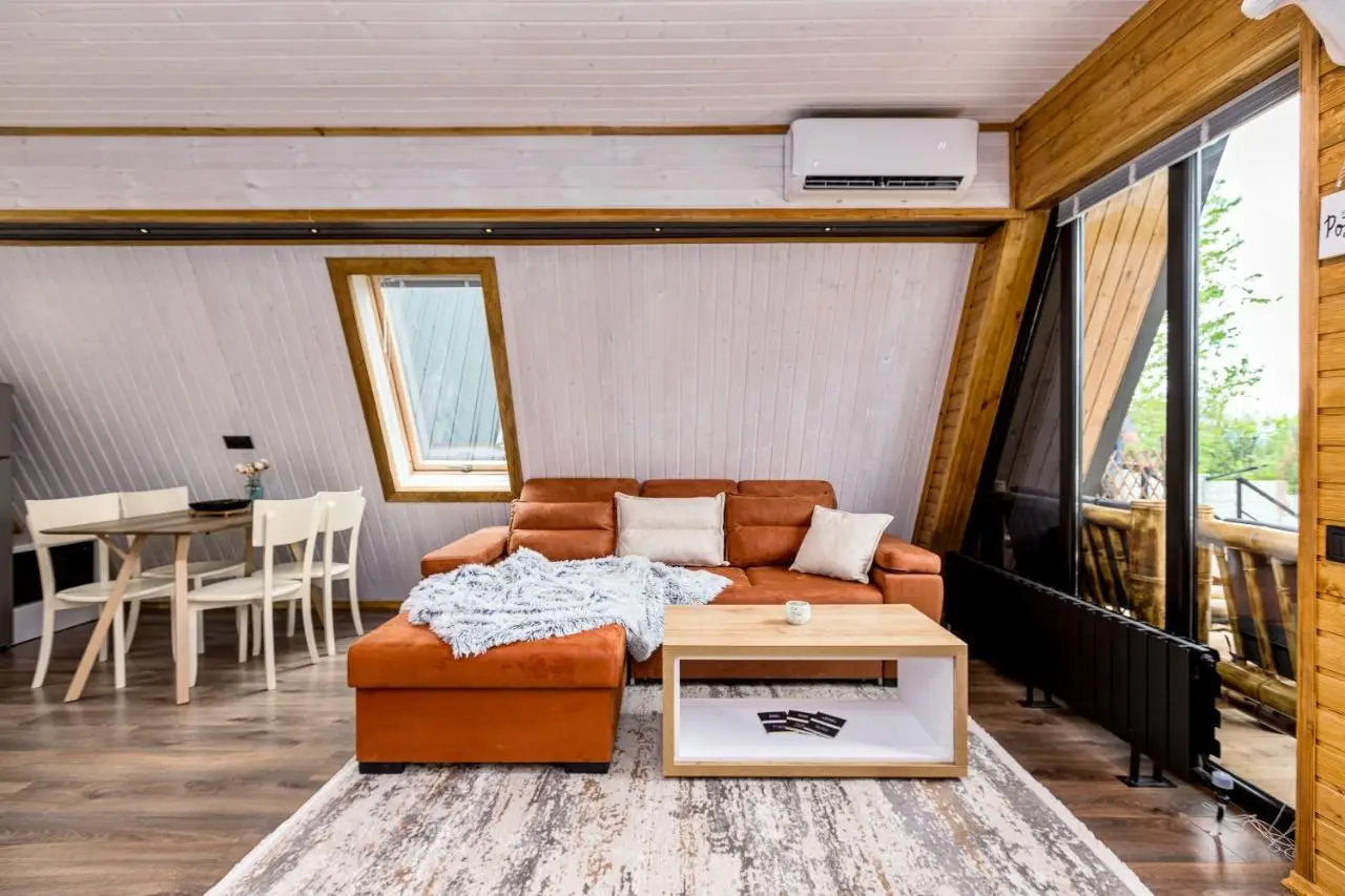 Luxury Cottages with Hot Tubes, Garden and BBQ