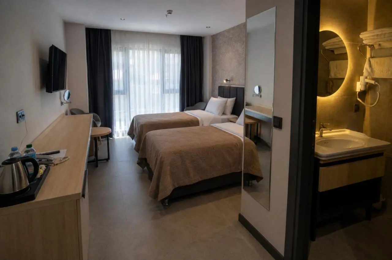 Demederon Hotel